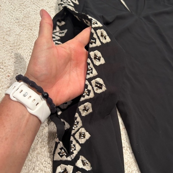 FOREVER 21 Contemporary Sheer Black Embroidered Split Sleeve Dress Size S - Picture 5 of 8